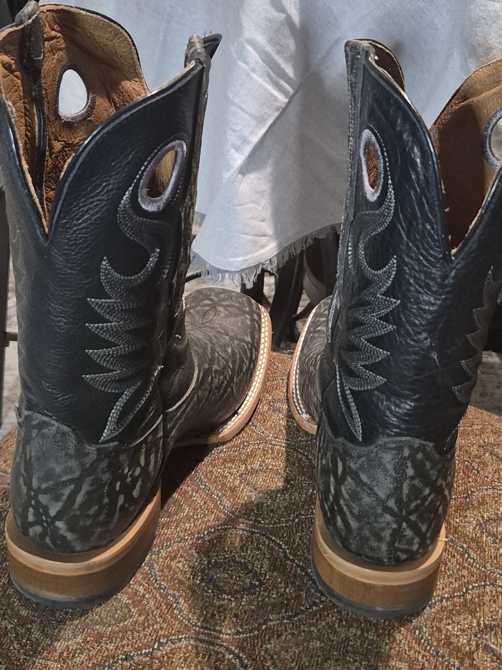 Men's Black Western Cowboy Boots with Distressed Pattern - Picture 2 of 11